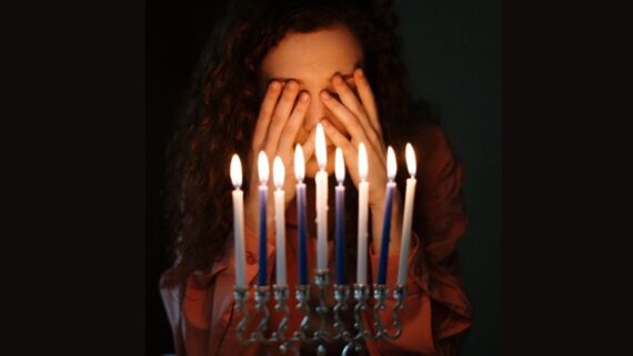 Shabbat lighting of the candles