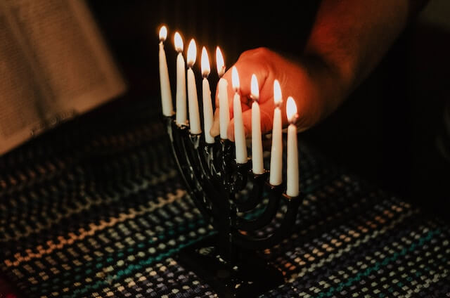 Shabbat lighting of the candles