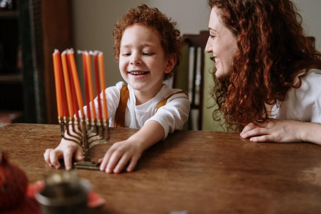 Shabbat lighting of the candles