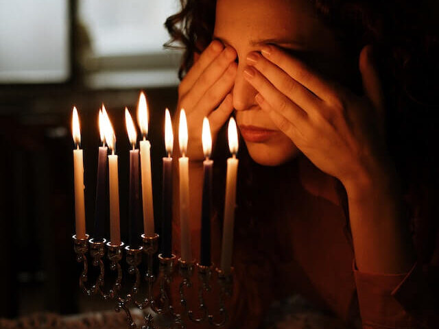 Shabbat lighting of the candles