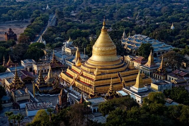 Buddhist Religion: Shwedagon Pagoda